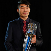 الصيني تشينغ تشي يتوج بلقب أفضل لاعب آسيوي لعام 2013 