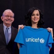 الأمم المتحدة تمنح كاتي بيري لقب سفيرة النوايا الحسنة لليونيسيف (خاص)