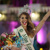 حسناء فنزويلية تتوج ملكة جمال الأرض لعام 2013
