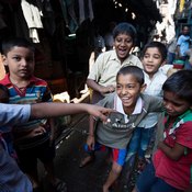 ملامح من الحياة في حي فقير بمومباي الهندية (خاص)