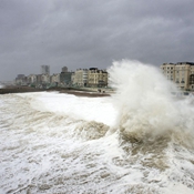 عواصف وفيضانات تجتاح بريطانيا 