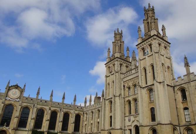 جولة داخل حرم جامعة أكسفورد في بريطانيا (خاص)