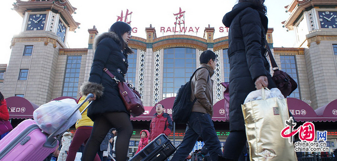 بكين تستقبل ذروة تدفق المسافرين مع نهاية عطلة عيد الربيع 