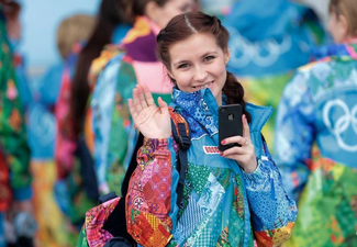 متطوعات جميلات يشاركن في أولمبياد سوتشي الشتوية 