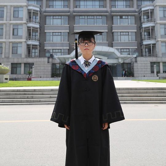 طالبة بجامعة بكين تتخرج وحدها من قسم علم المتحجرات 