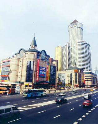 2000 : Rue Zhongshanlu à Dalian (Pronvince du Liaoning)