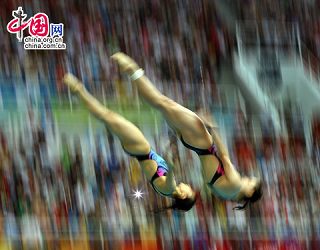 Les Chinoises Guo Jingjing et Wu Minxia remportent le plongeon synchronisé tremplin 3m Femmes