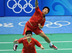 Les Chinoises Du Jing et Yu Yang ont obtenu la médaille d’or du tournoi double femmes de badminton