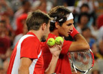 JO 2008/tennis-double messieurs-finale: les Suisses Federer/Wawrinka devancent la paire suédoise en deux sets