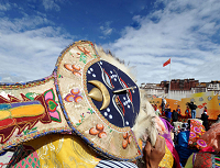 Tibet: ouverture d'un festival bouddhique alors que le tourisme se réveille