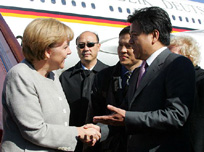 Arrivée de la chancellière allemande Merkel à Beijing pour l'ASEM