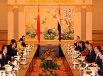 ASEM: le Premier ministre chinois rencontre son homologue néerlandais