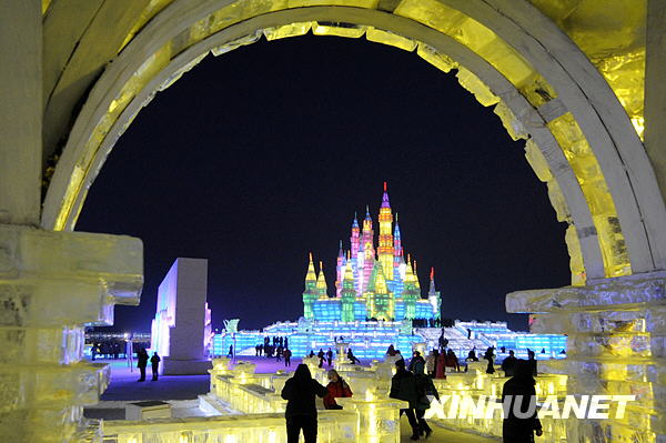 Ouverture de la 25e édition du festival international de neige et de glace de Harbin