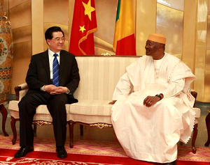 Les présidents chinois et malien discutent des relations bilatérales
