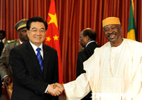 Les présidents chinois et maliens témoignent la signature des accords en matière de coopération bilatérale