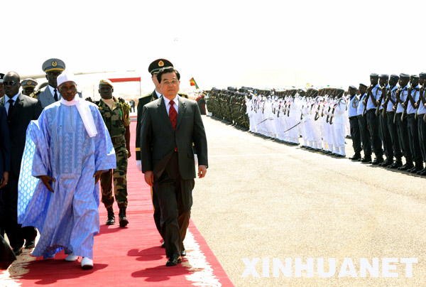 Le président chinois arrive à Dakar pour une visite d'Etat