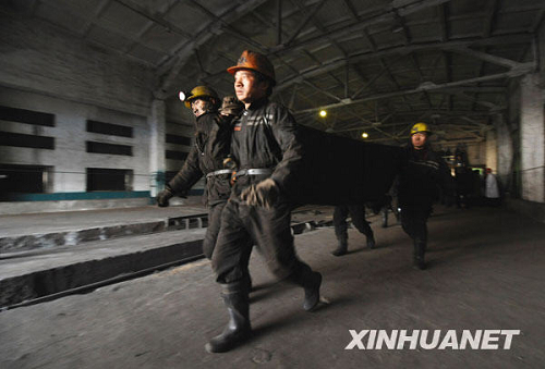 Accident minier dans le nord de la Chine, le bilan s'alourdit à 44 morts