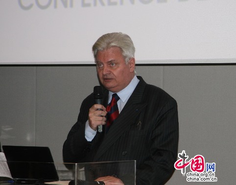 M. Hervé LADSOUS, ambassadeur de France en Chine