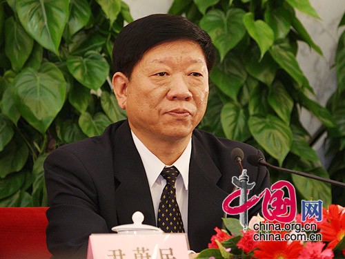 M. Yin Weimin, ministre des Ressources humaines et de l'Assurance sociale