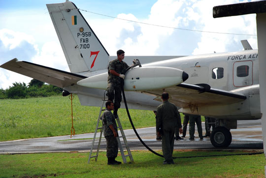 Le Brésil envoie des avions et navires à la recherche de l'avion d'Air France