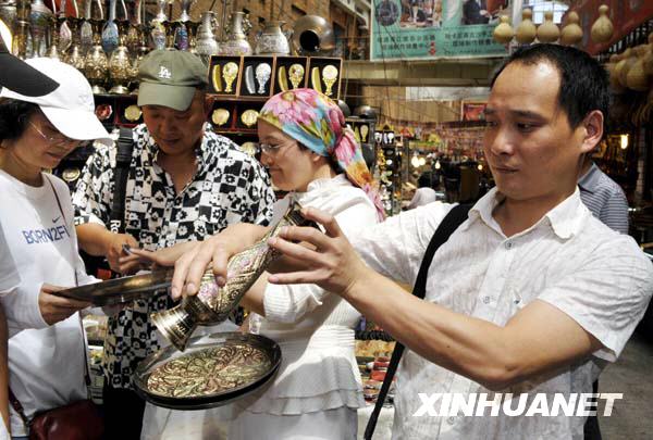 Chine/Xinjiang: réouverture du Grand Bazar International d'Urumqi 1