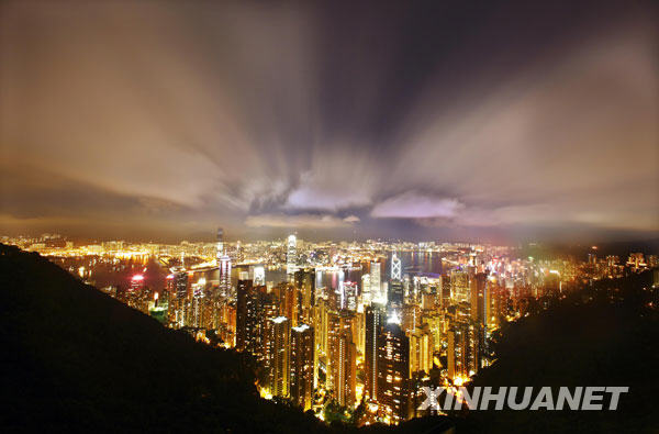 Illuminations nocturnes de Hongkong : un monde fantastique