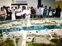 Des officiels et des journalistes africains en visite au Bureau de l'Expo