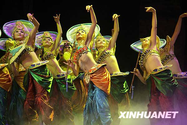 Beijing : la 1 600e représentation du spectacle de danse Siluhuayu