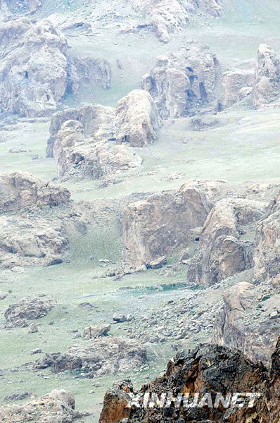 Relief singulier de la zone inhabitée dans le nord du Tibet 1