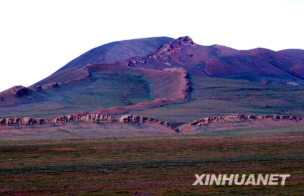 Relief singulier de la zone inhabitée dans le nord du Tibet 3
