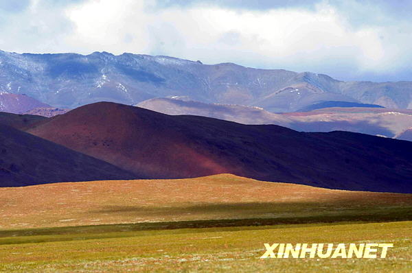 Relief singulier de la zone inhabitée dans le nord du Tibet 4