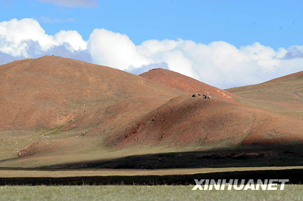 Relief singulier de la zone inhabitée dans le nord du Tibet 5