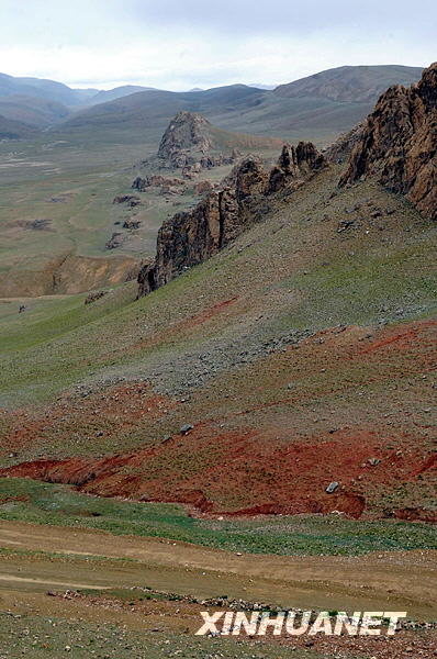 Relief singulier de la zone inhabitée dans le nord du Tibet 8