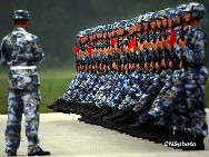 Photos de militaires en cours de formation prises le 3 septembre dans un camp pour la parade militaire, situé dans la banlieue de Beijing. 