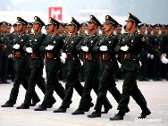 Photos de militaires en cours de formation prises le 3 septembre dans un camp pour la parade militaire, situé dans la banlieue de Beijing. 