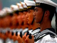 Photos de militaires en cours de formation prises le 3 septembre dans un camp pour la parade militaire, situé dans la banlieue de Beijing. 