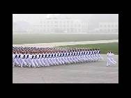 Le 5 septembre, des militaires participent à un entrainement sur un aéroport militaire de l'Armée Populaire de Libération, situé à Beijing. 