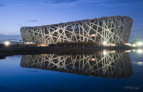 Le stade national (le Nid d'Oiseau)