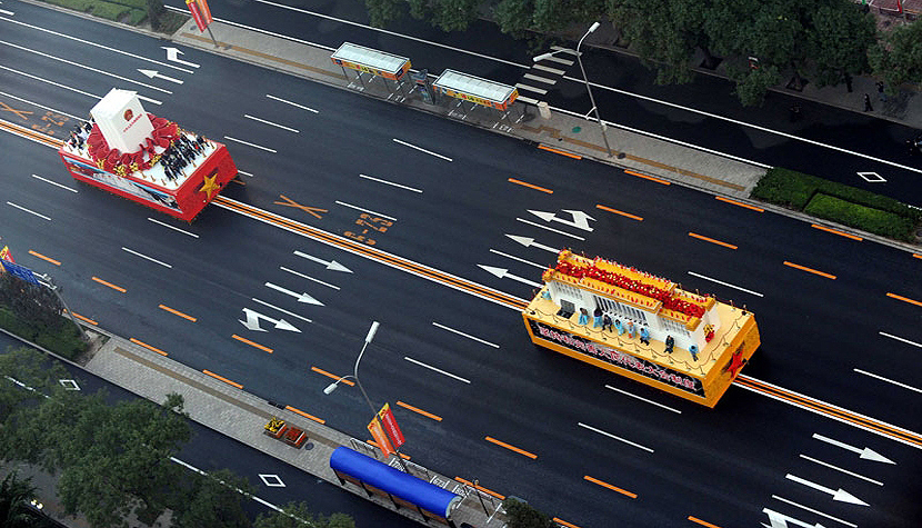 Les chars de carnaval colorés