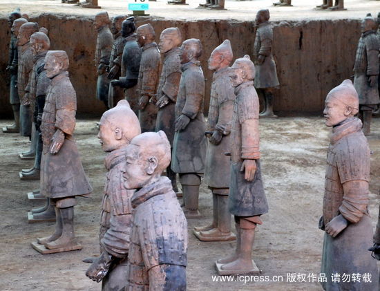 Découverte d&apos;enfants guerriers en terre cuite dans le mausolée de l&apos;empereur des Qin