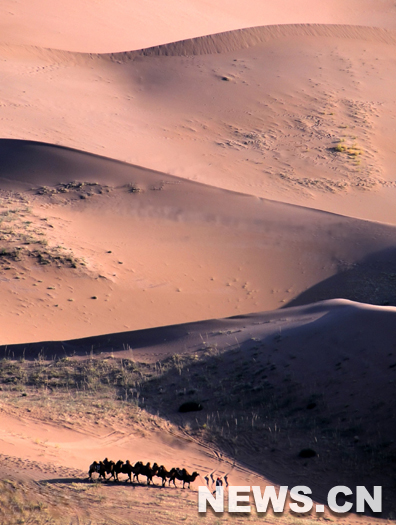 Paysage du désert de Badain Jaran, de la bannière d&apos;Araxan de la région autonome de Mongolie intérieure (nord). 