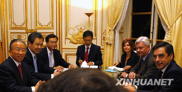 Le Premier ministre français françois Fillon a rencontré mardi le conseiller d'Etat chinois Dai Bingguo à Matignon.