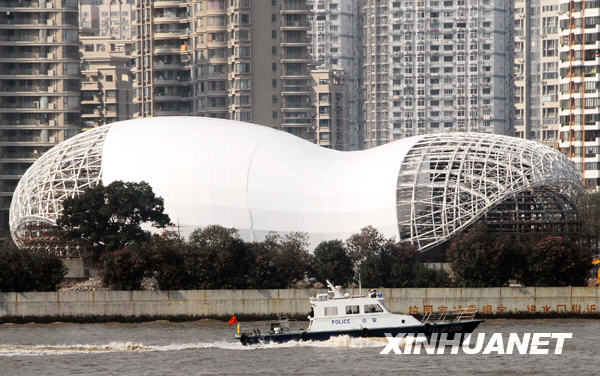 Le pavillon aéronautique de la Chine en forme de nuage blanc 