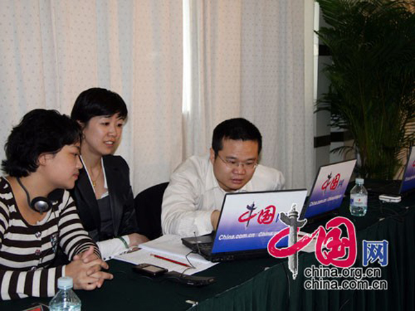 Les journalistes du département arabe de China.org.cn assistent au Forum sur la coopération du journalisme sino-arabe. 