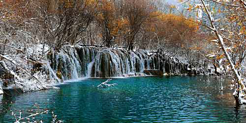 « Un monde féerique » — la vallée de Jiuzhaigou recouverte de neige