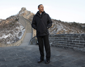 Barack Obama monte sur la Grande Muraille de Chine