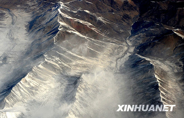 Le 16 novembre, de splendides photos aériennes du plateau Qinghai-Tibet, surnommé ' Toit du monde '.