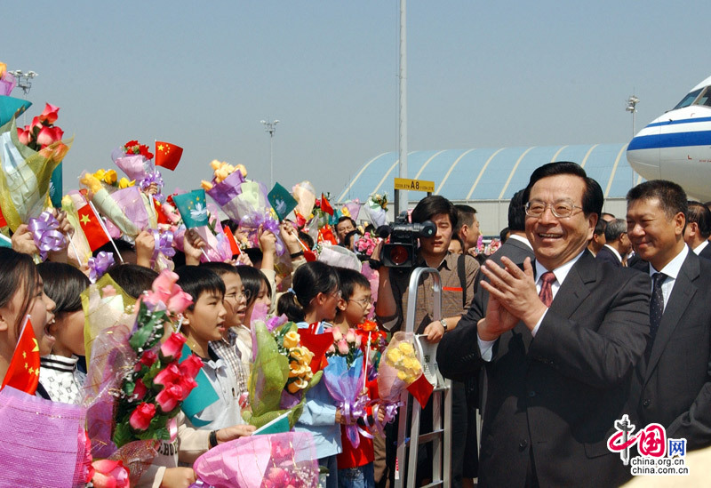 Le 17 octobre 2003, Zeng Qinghong, ancien vice-président chinois, s&apos;est rendu à Macao.