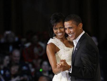 Le président américain Barack Obama a été sélectionné comme le Nº 1 du palmarès des dirigeants les plus puissants au monde par le magazine Forbes. Son épouse Michelle Obama a été nommée l’une des 100 femmes les plus influentes de 2009.