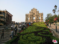Les ruines de la cathédrale Saint-Paul sont le site le plus représentatif et le plus incontournable parmi les vestiges de Macao. Construite à l'origine en 1582, la cathédrale possède une histoire vieille de plus de 400 ans.